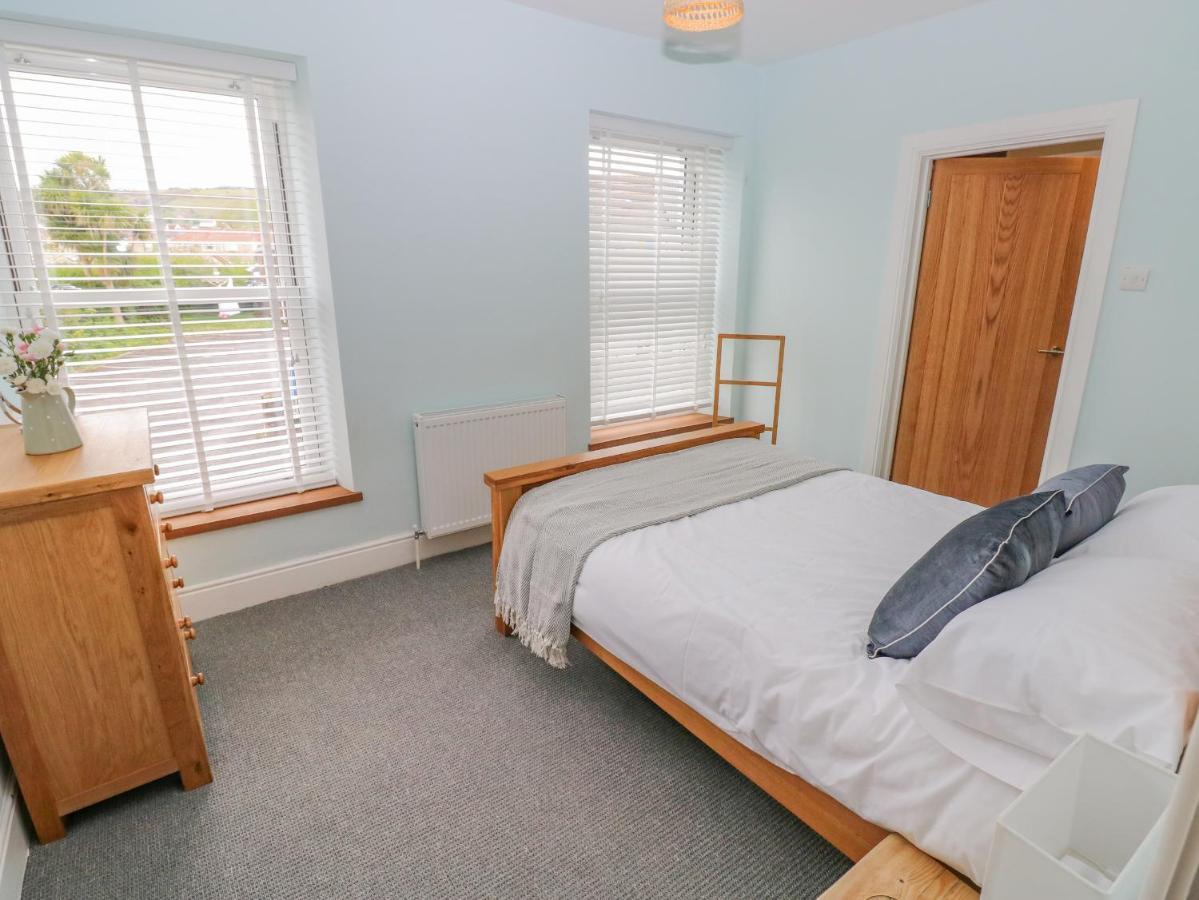 54 Pencoed Road Villa Burry Port Exteriör bild